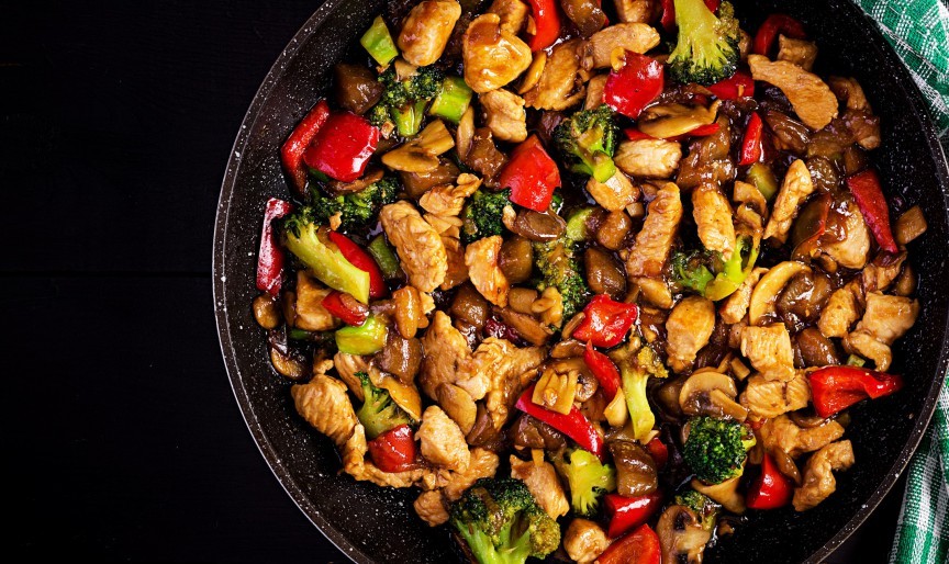 CIUPERCI CU LEGUME LA TIGAIE: UN DELICIU CULINAR RAPID SI SANATOS