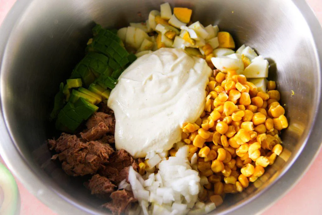 salata de ton cu porumb